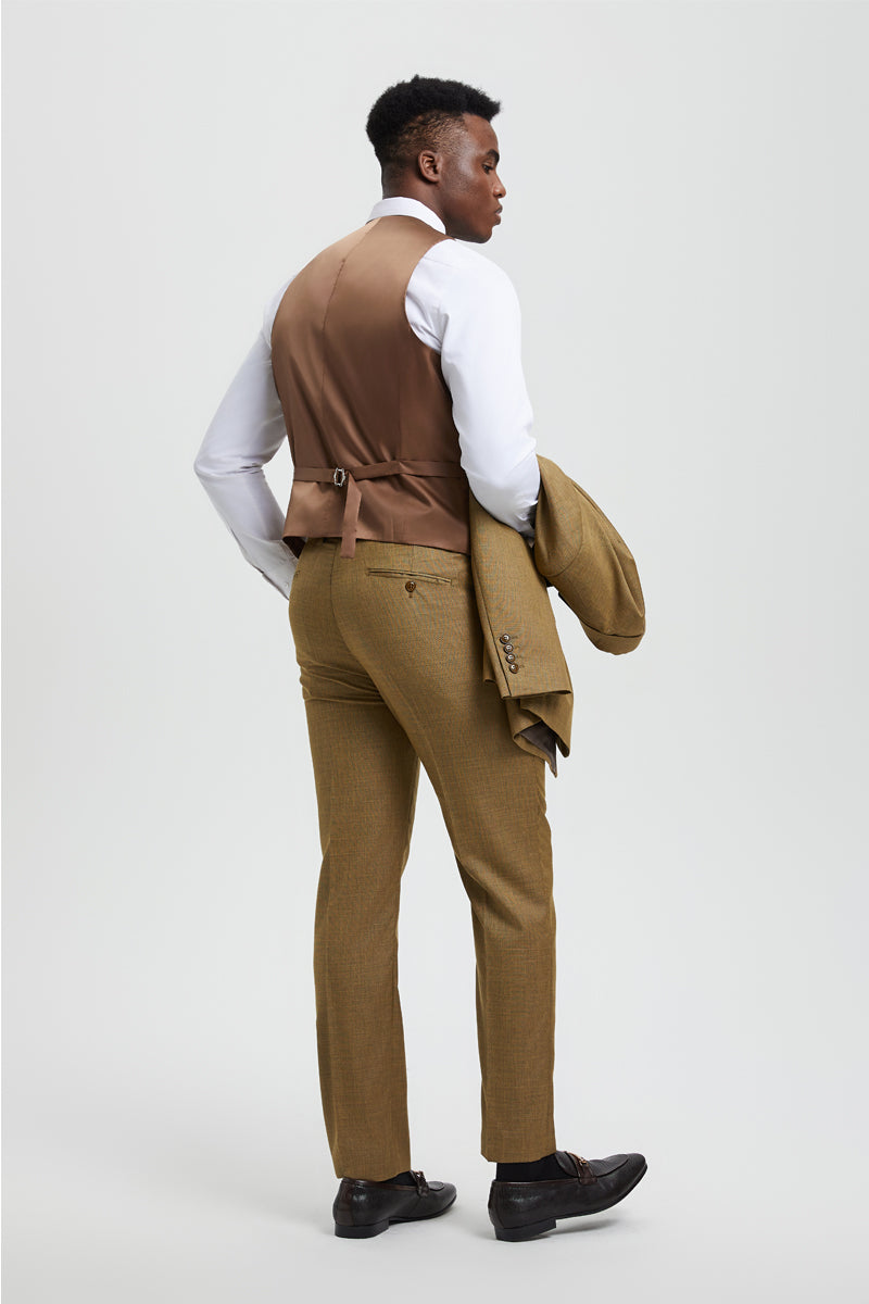 Men's Two Button Vested Stacy Adams Designer Sharkskin Suit in Light Mustard - Image 4