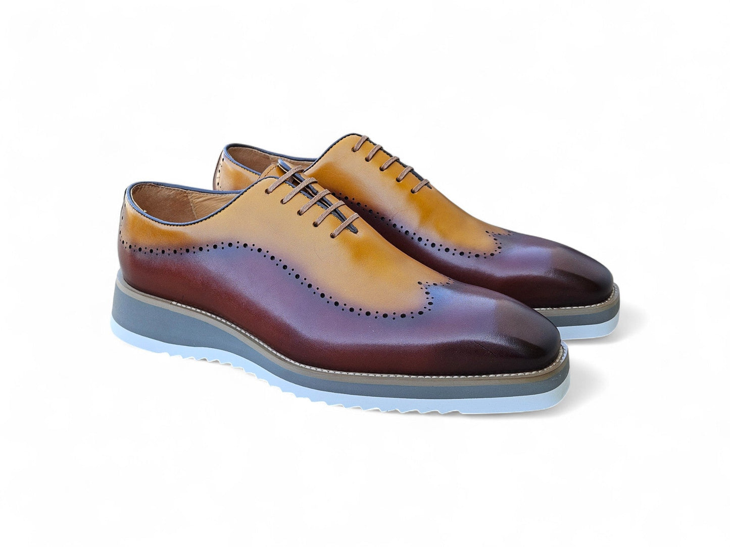 Carrucci Two Tone Oxford With Lightweight Sole