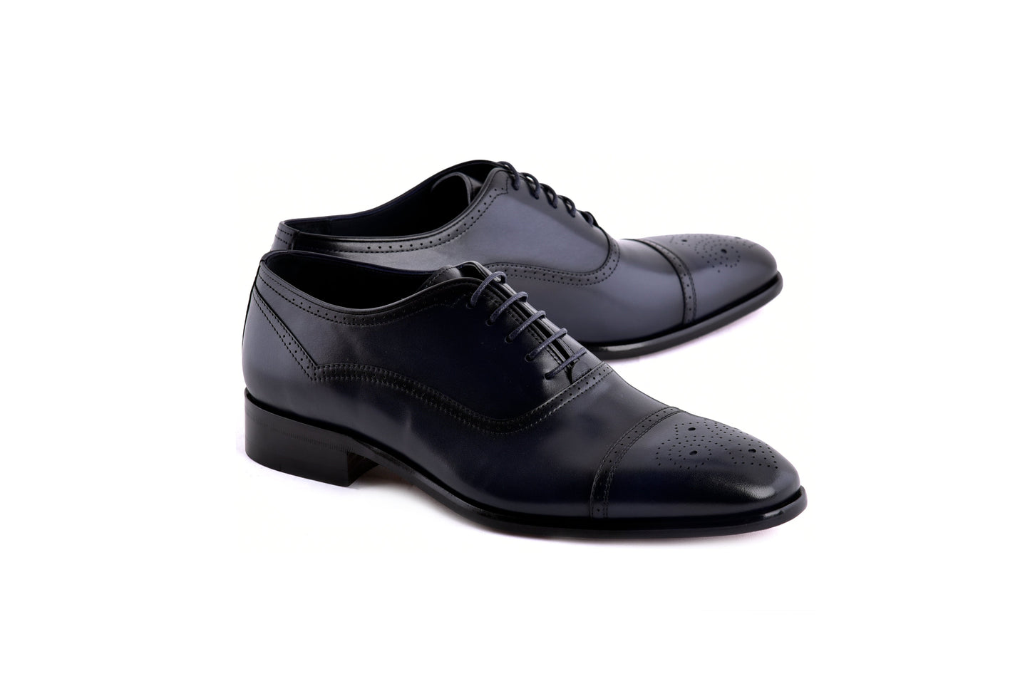 C0001103-7960 Perforated Cap toe lace up- Navy