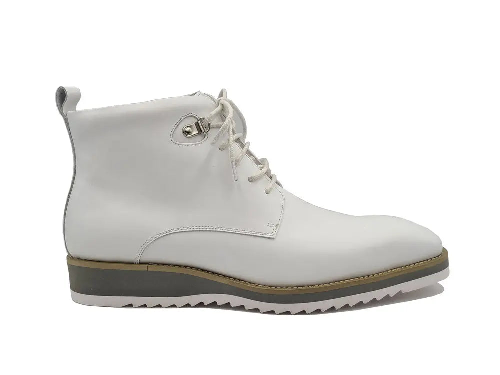 Carrucci Burnished Calfskin Lace-Up Boots - Rich Leather Elegance