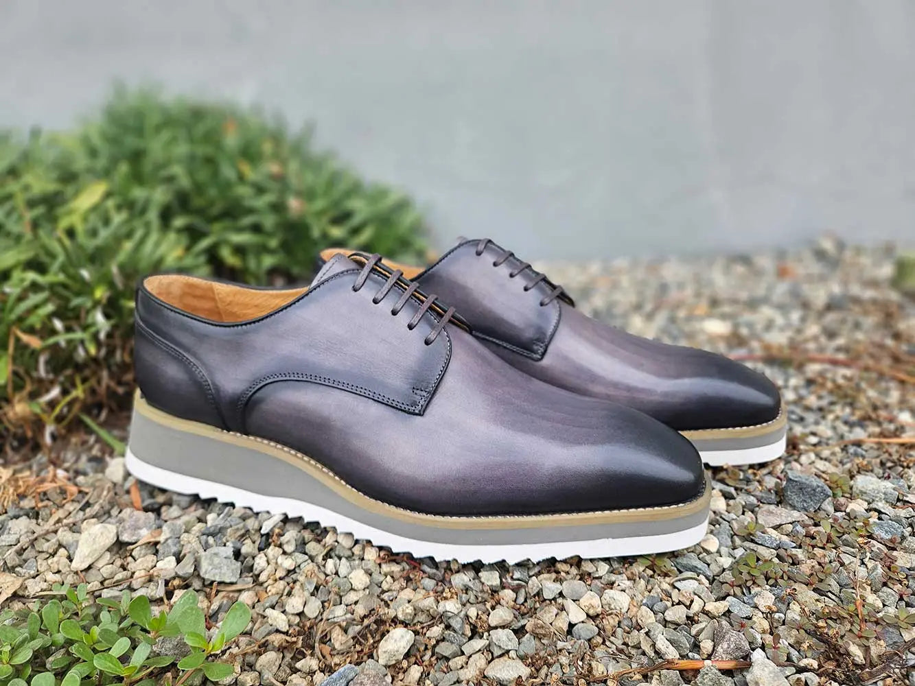 Carrucci Burnished Leather Derby Lace-Up Shoe