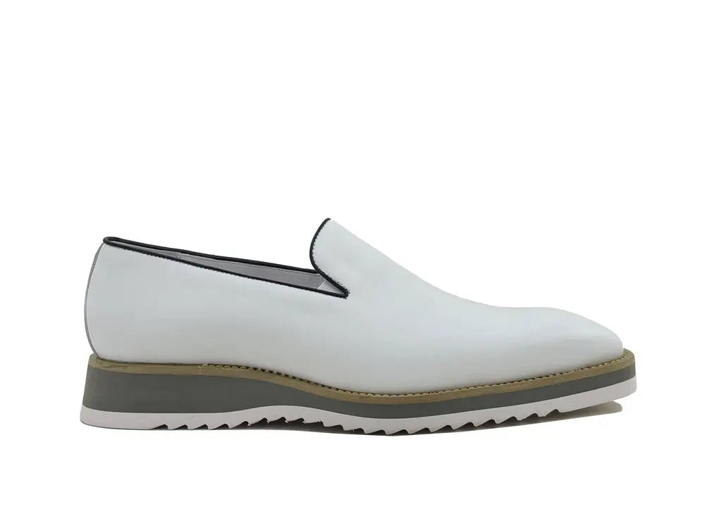 Carrucci Burnished Leather Wholecut Loafer - Lightweight Sole