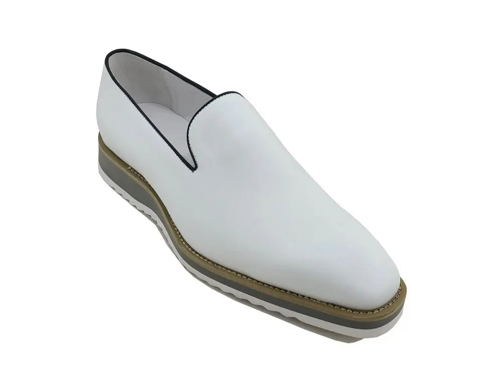 Carrucci Burnished Leather Wholecut Loafer - Lightweight Sole