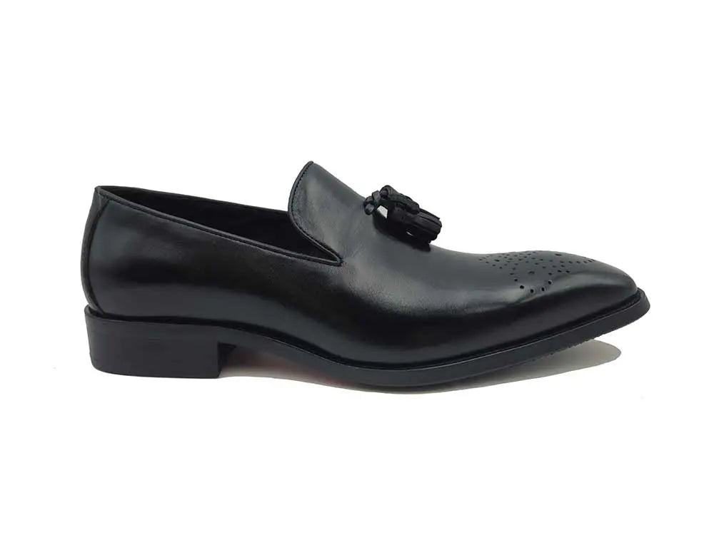 Carrucci Burnished Leather Wholecut Tassel Loafer