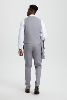 Men's Vested One Button Peak Lapel Stacy Adams Designer Suit in Light Grey - Image 3