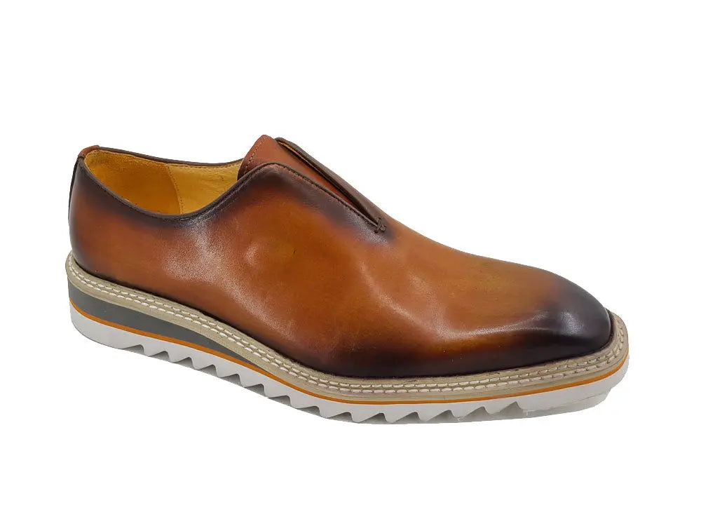 Laceless Loafer with Contrast color lightweight sole - Image 32