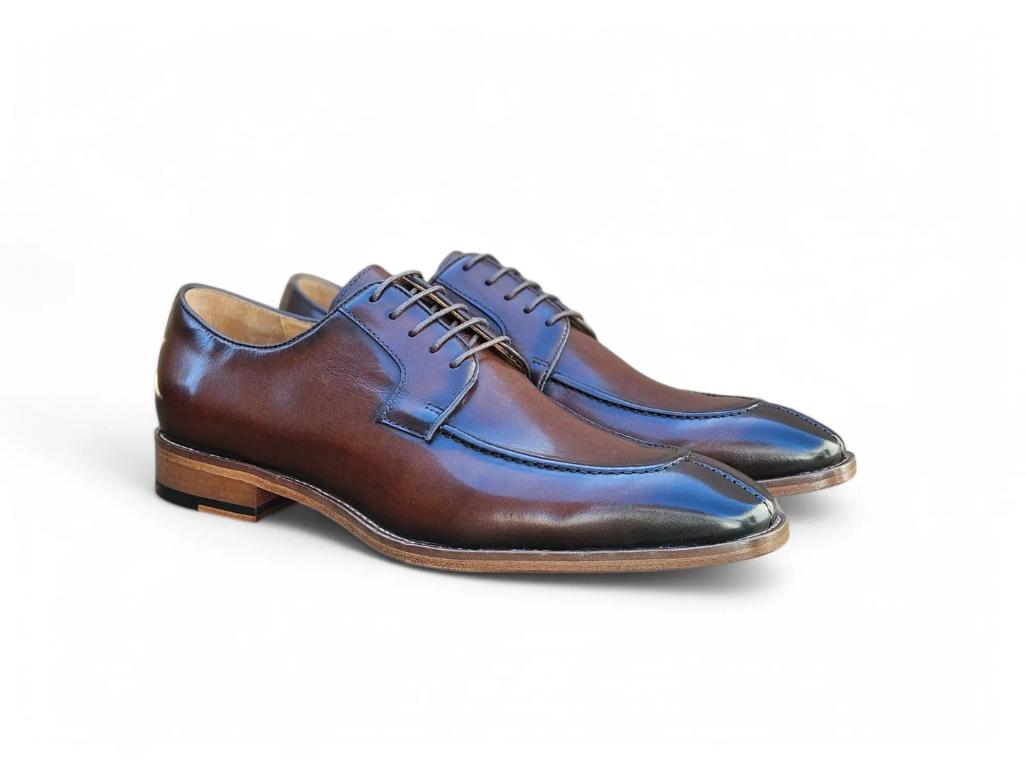 Carrucci Split Toe Oxford in Leather Sole