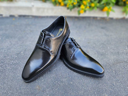 Carrucci Whole Cut Derby With Lug Sole
