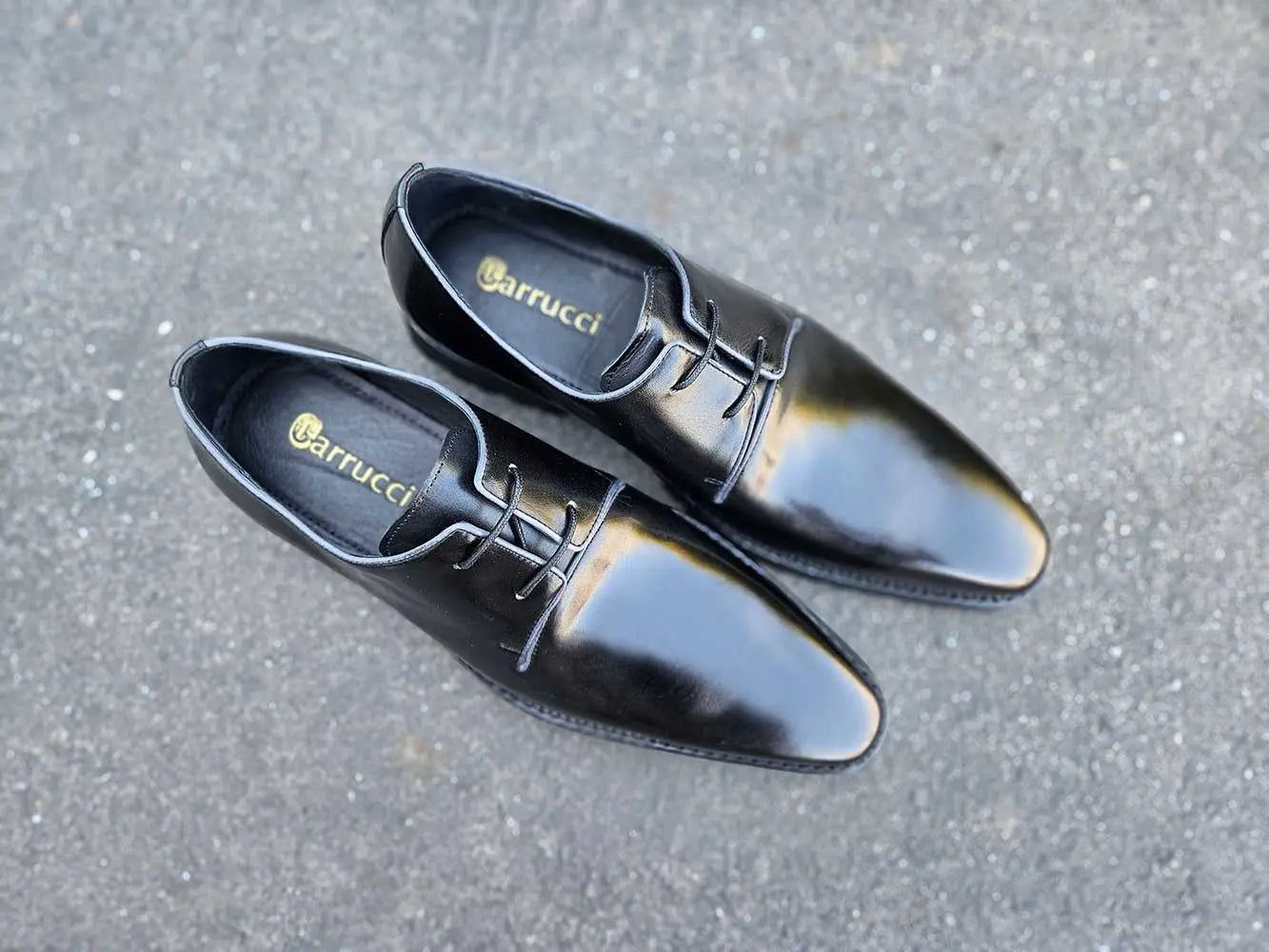 Carrucci Whole Cut Derby With Lug Sole