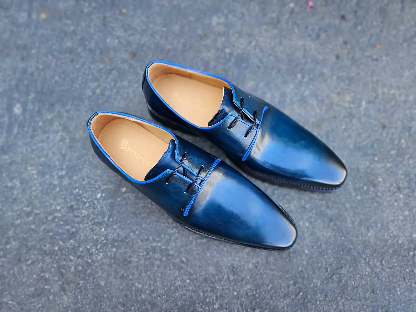 Carrucci Whole Cut Derby With Lug Sole