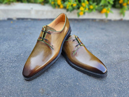 Carrucci Whole Cut Derby With Lug Sole