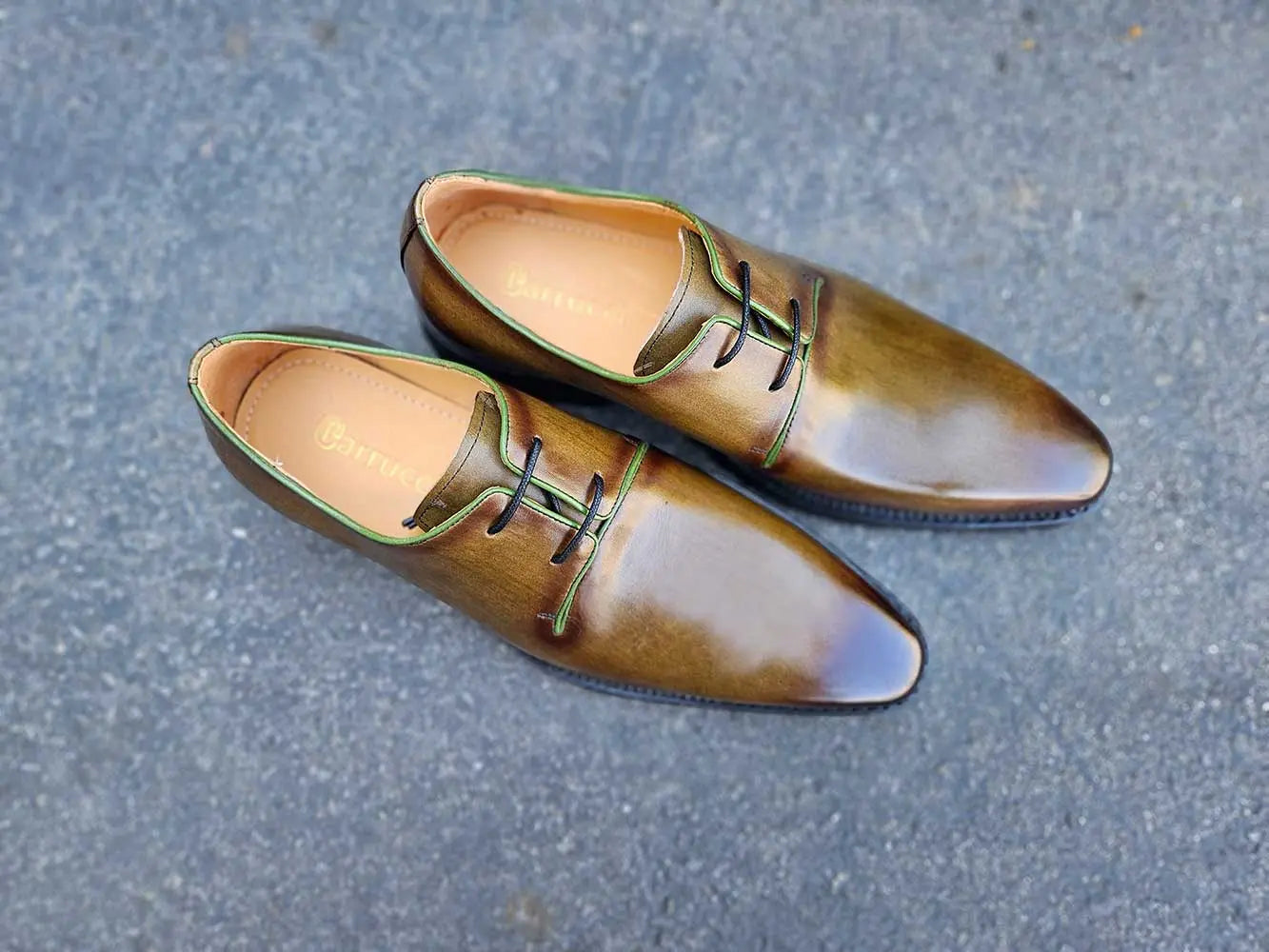 Carrucci Whole Cut Derby With Lug Sole