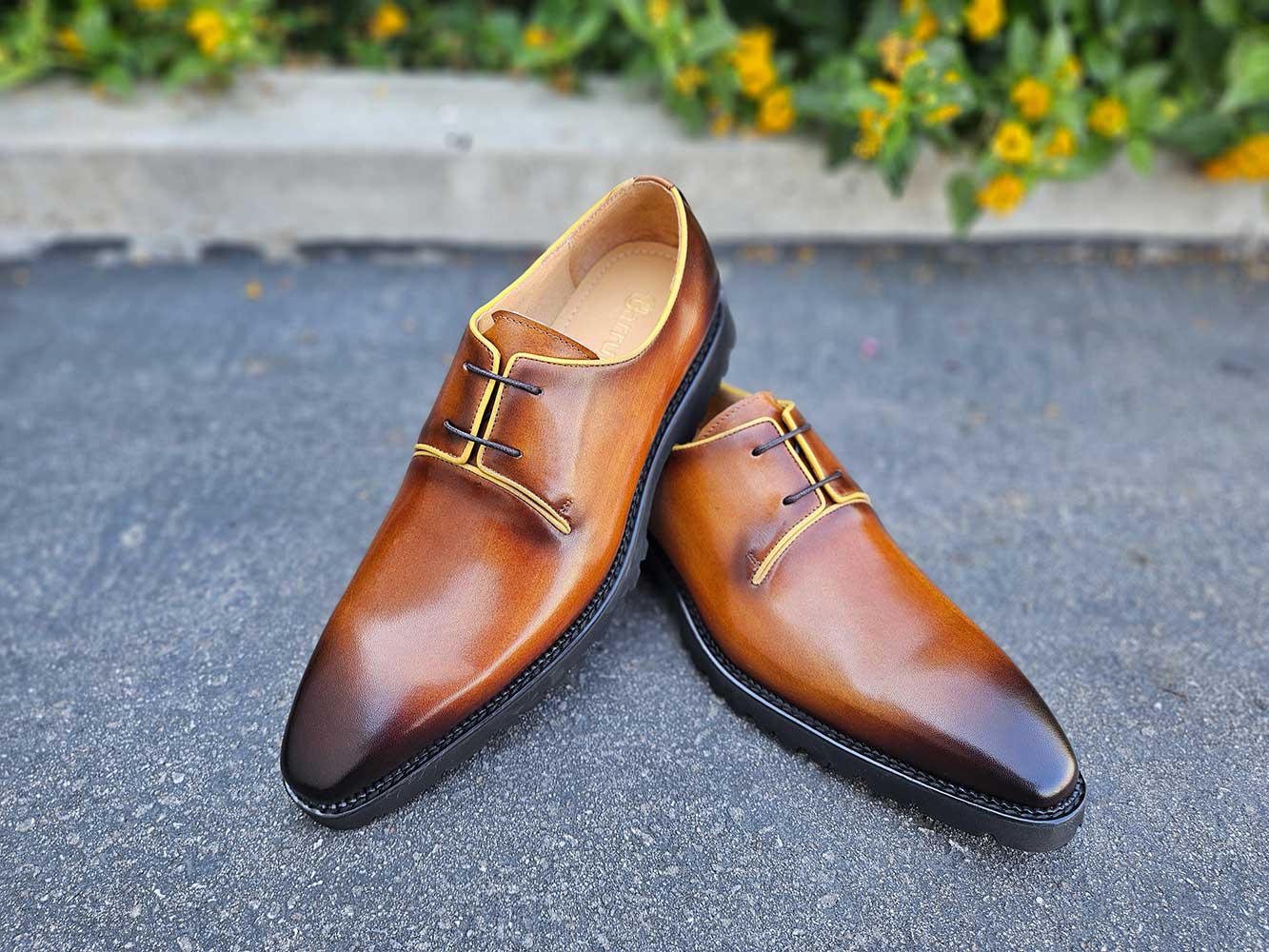 Carrucci Whole Cut Derby With Lug Sole
