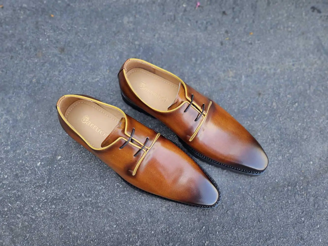 Carrucci Whole Cut Derby With Lug Sole
