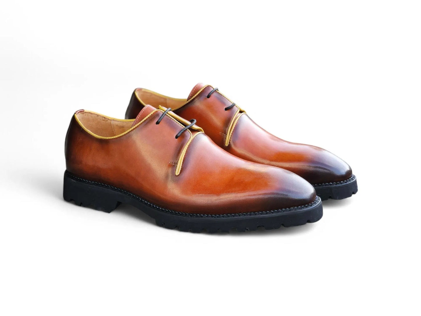 Carrucci Whole Cut Derby With Lug Sole