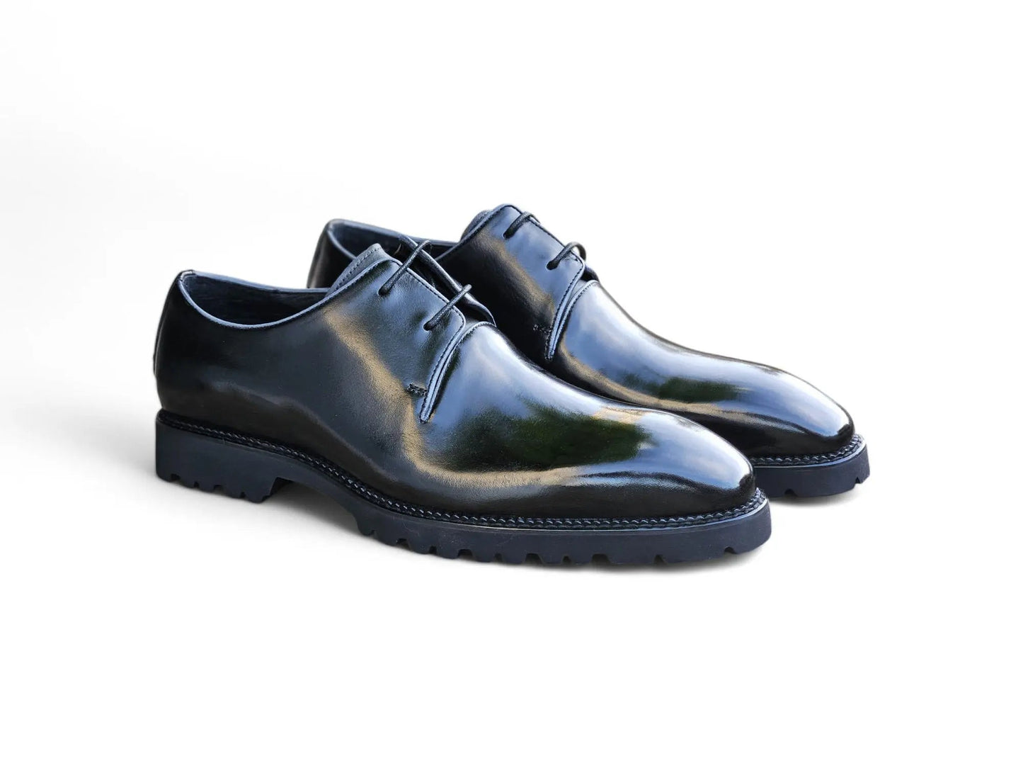 Carrucci Whole Cut Derby With Lug Sole