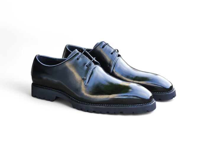 Carrucci Whole Cut Derby With Lug Sole
