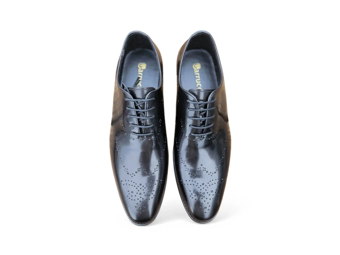 Carrucci Whole Cut Oxford with Medallions