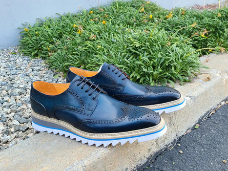 Carrucci Wing-tip Blucher style Oxford with ligtweight sole