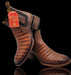 Botin de Cocodrilo Grabado Nuca con Punta Cuadrada Color Cognac