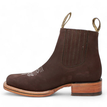 Botines Charros Quincy de Gamuza con Punta Cuadrada Color Cafe - Image 3