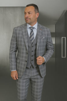 Wool Suit - Italian Made Business Suit by Statement Men's 3 Piece 100% Wool Modern Fit Suit - Coordinating Solid Color Vest