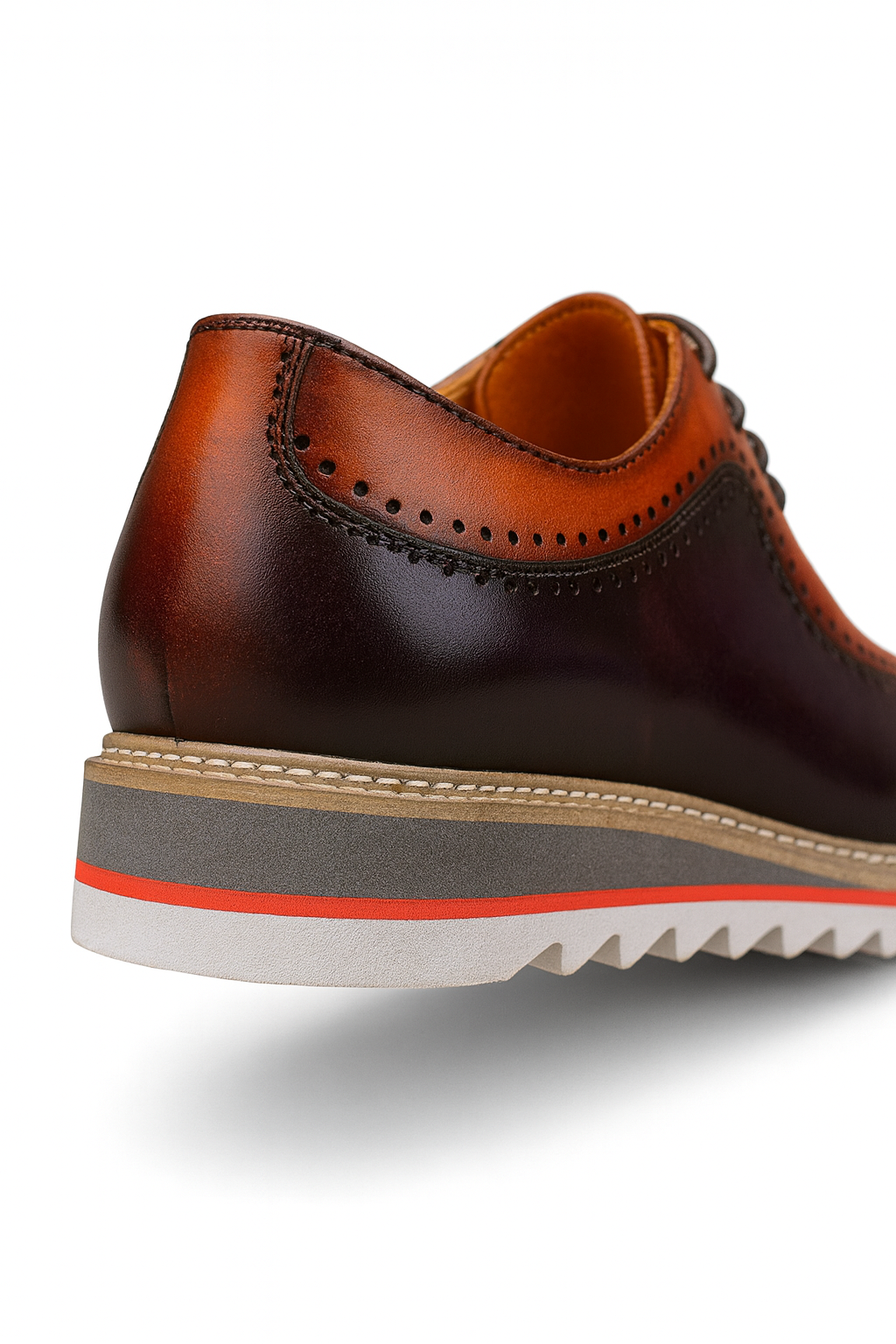 Carrucci Stylish Two-Tone Brogue Oxford