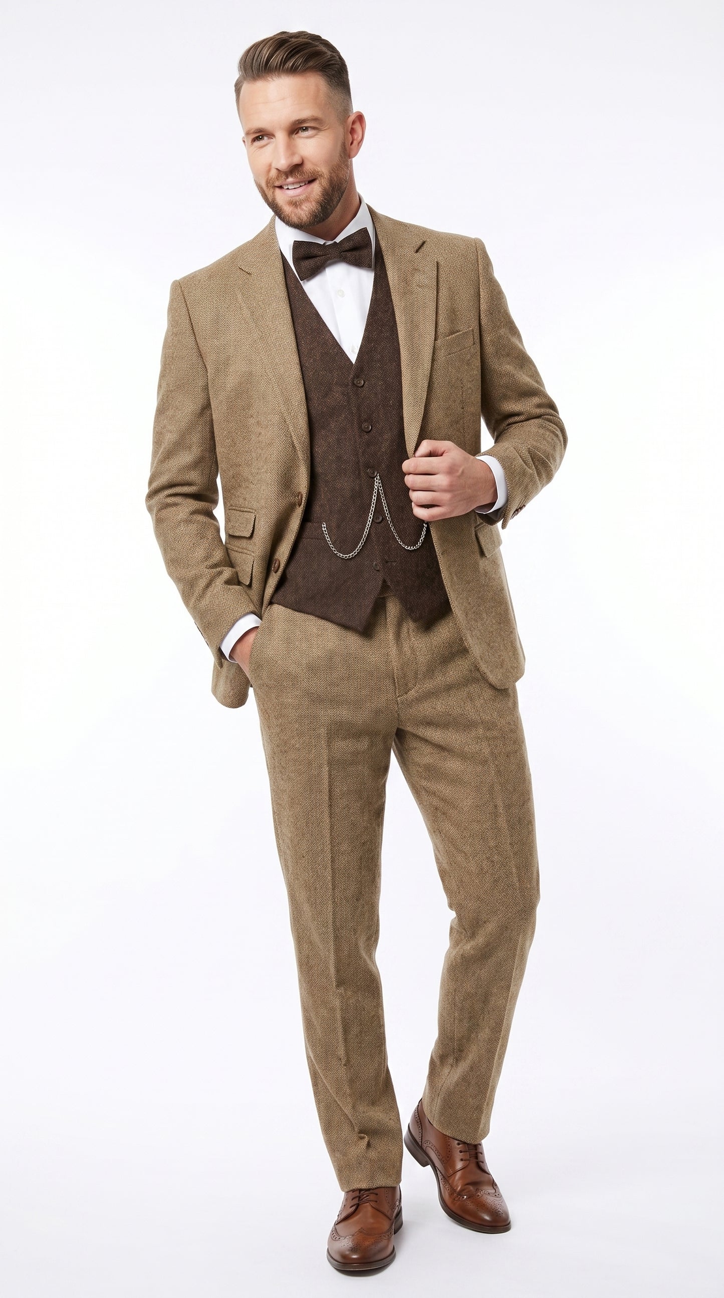 Men’s Great Gatsby Tobey Maguire Inspired Tan Suit with Brown Vest, 1920s Costume Outfit