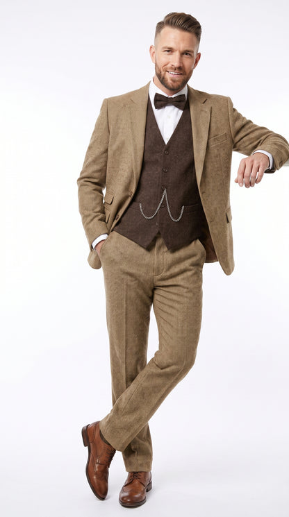 Men’s Great Gatsby Tobey Maguire Inspired Tan Suit with Brown Vest, 1920s Costume Outfit