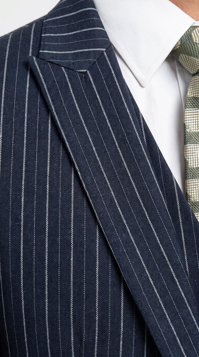 Men’s 1920s Gangster Dark Blue Bold Pinstripe 3 Piece Suit, Vested Fashion Suit with Pleated Pants Modern Fit