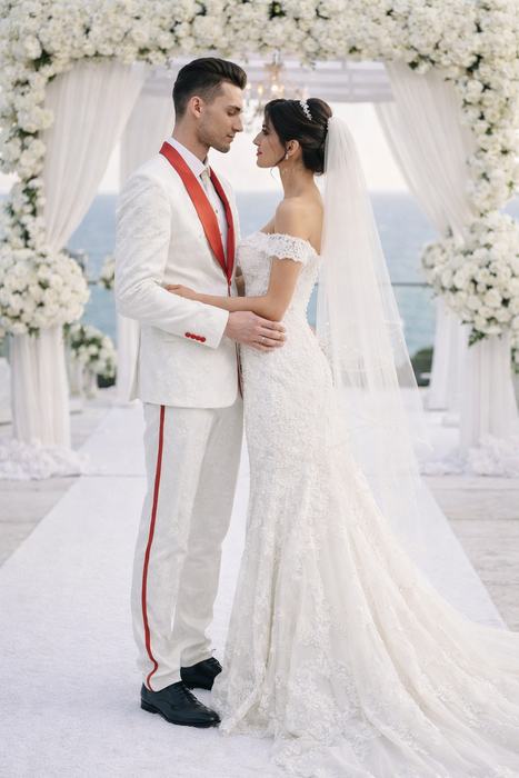 Mens 1 Button Shawl Lapel White And Hot Red Wedding / Prom Outfit Tuxedo Suit + White Pants & White Vest
