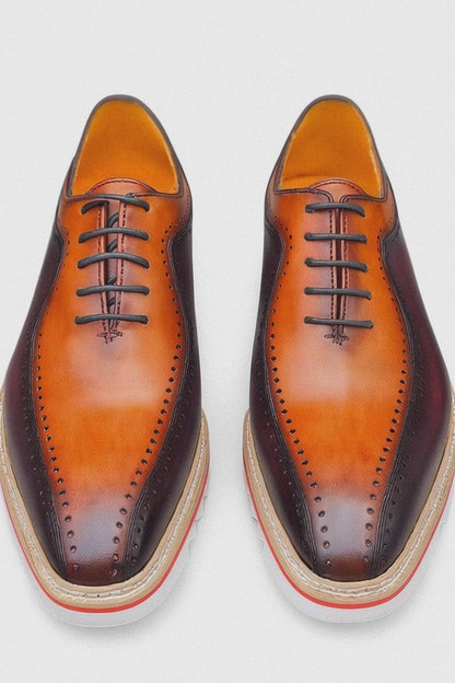 Carrucci Stylish Two-Tone Brogue Oxford