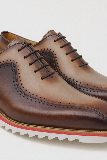 Carrucci Stylish Two-Tone Brogue Oxford