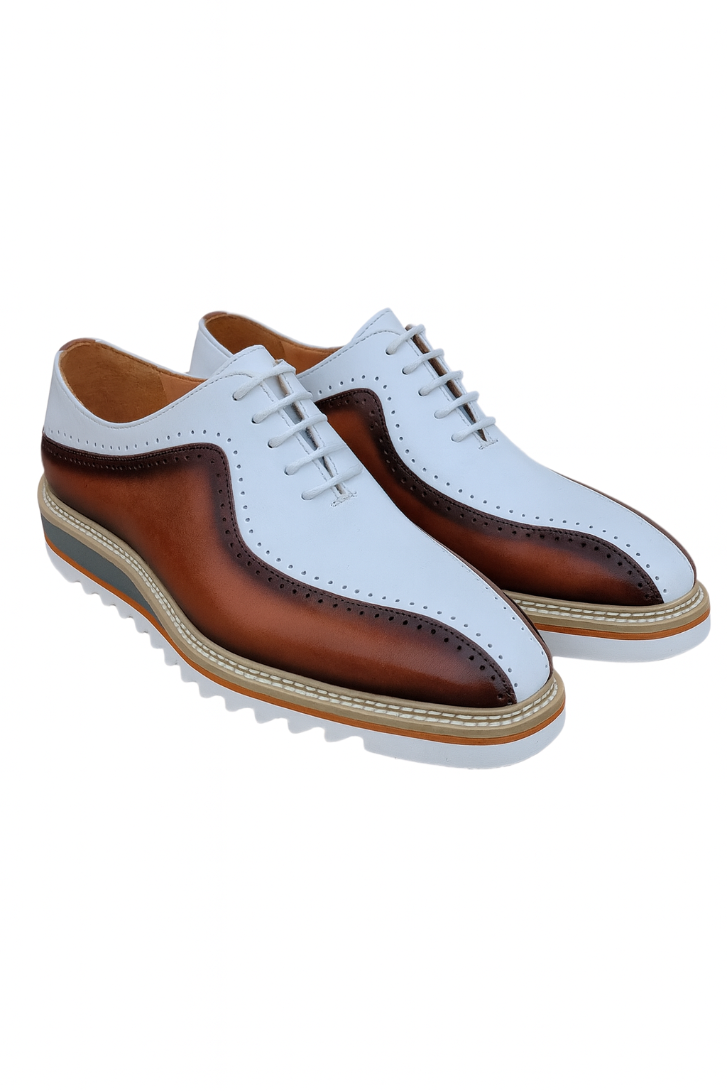 Carrucci Stylish Two-Tone Brogue Oxford