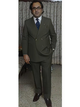 Men'S Olive Green Double Breasted Suits Side Vented Peak Lapel Suit - 6 On 3 Buttons Unique Style With Pleated Pants